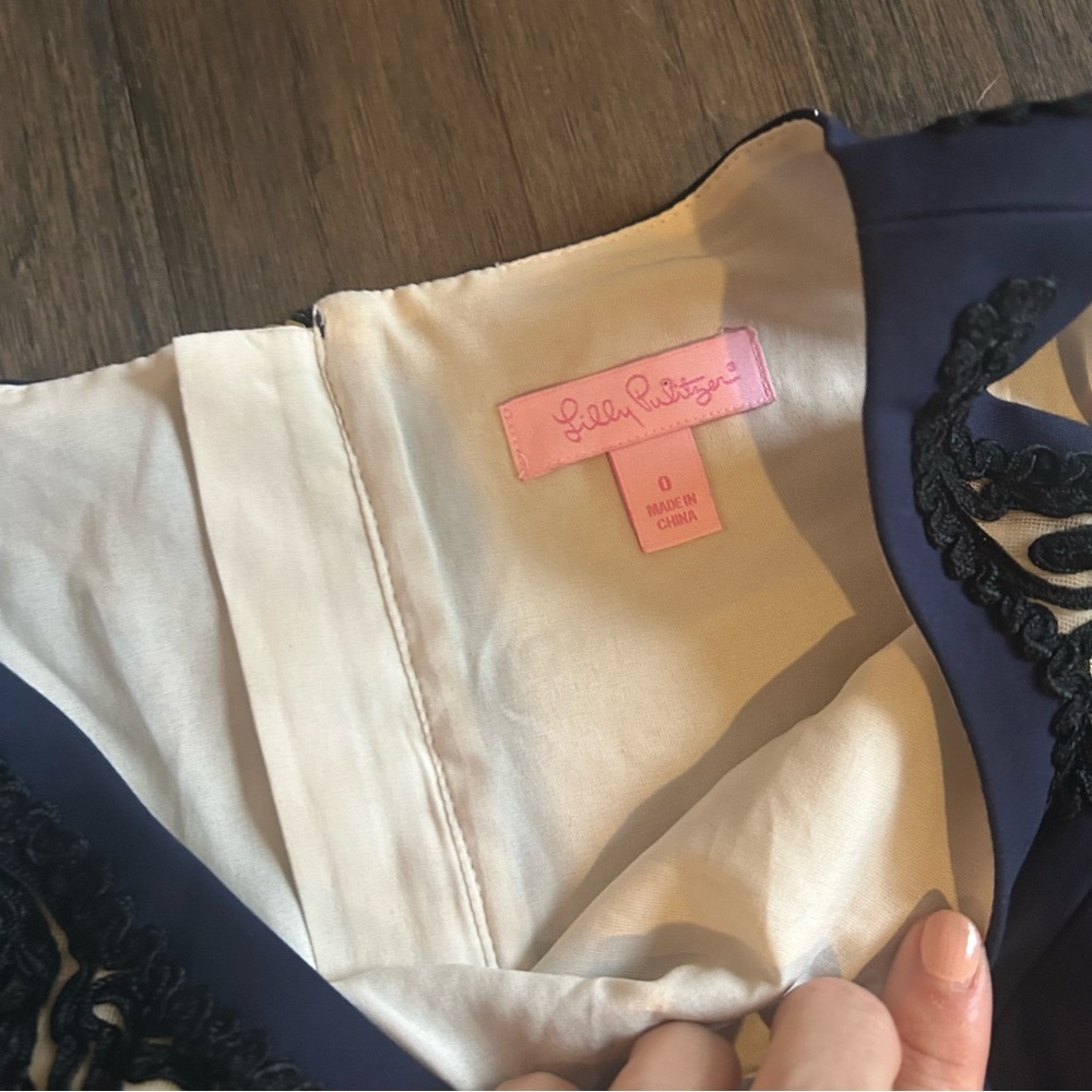 Lilly Pulitzer Navy Embroidered Dress Size 0 Classic Resort Chic - Picture 4 of 12